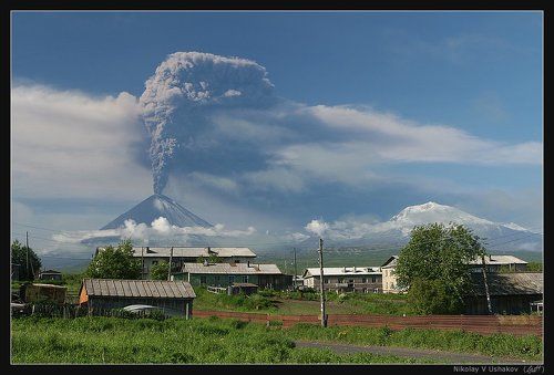 Извержение вулкана Ключевской (вид из п. Ключи)