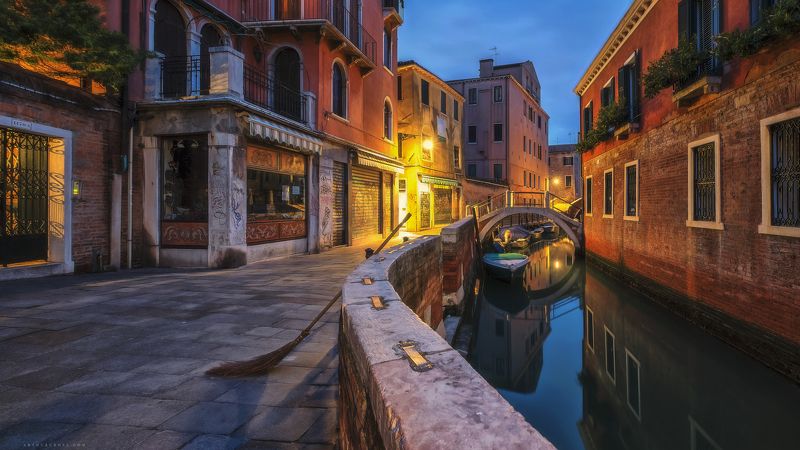 #italia #италия #венеция Ночные улицы Венецииphoto preview