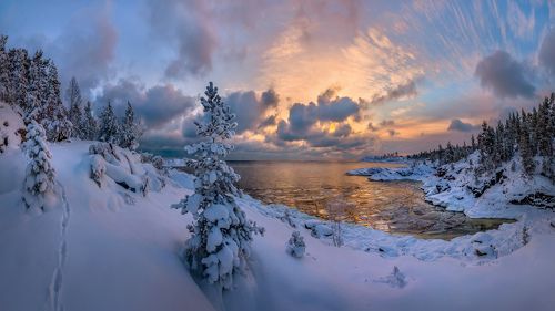 Зимний рассвет на Ладоге