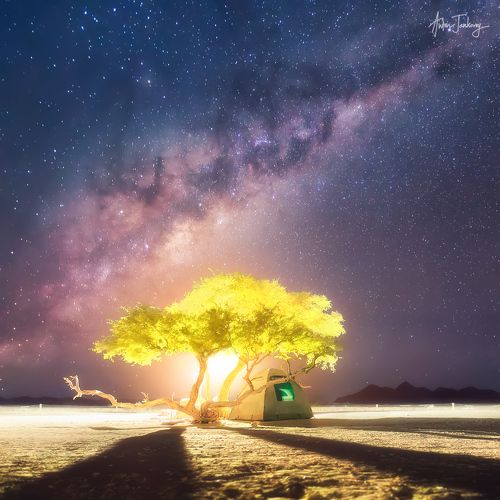 Краткая история о Вселенной, Луне и маленькой палатке под деревом где-то на планете Земля (Намибия,  Соссусфлей)