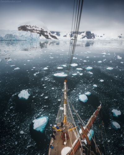 Во льдах Антарктиды