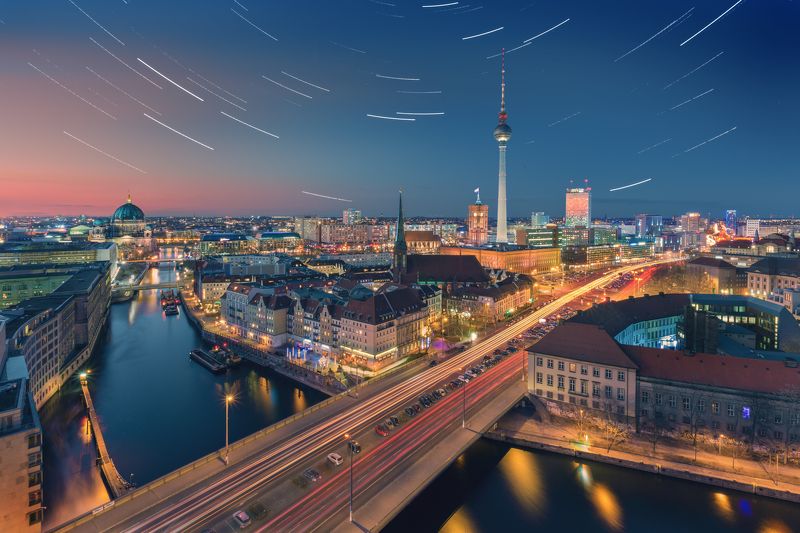 берлин, город, ночь, сумерки, улица, движение, небо, треки, германия, достопримечательности, свет Звездный Берлинphoto preview