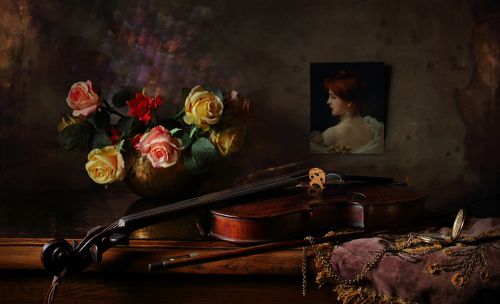Натюрморт с розами и скрипкой