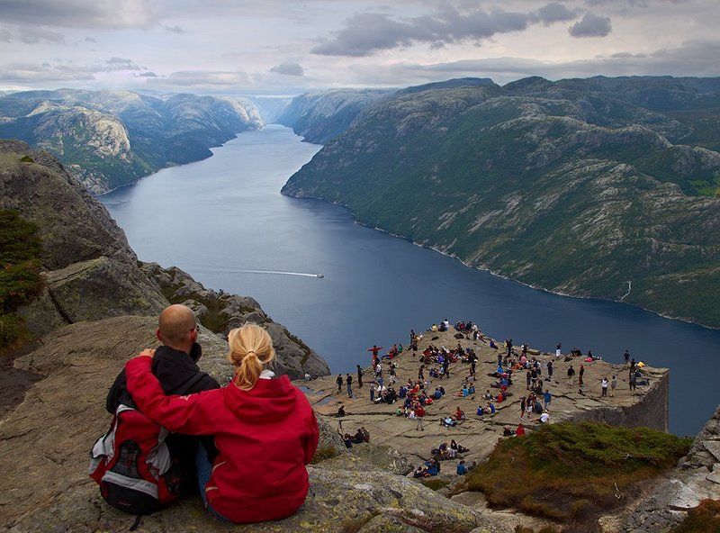 норвегия, люсе-фьорд, прекестулен Над суетойphoto preview