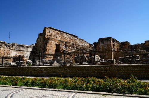  Развалины старого Иераполиса