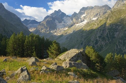 Pro mountain. Горы утром. Кубань горы дом -Швейцария -Альпы. Фрагменте «утро в горах». Актюбе Карачаево-Черкесия.