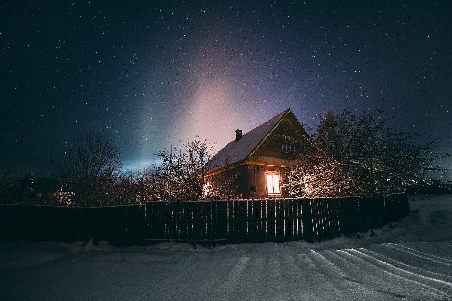 День и ночь деревня. Ночь в деревне. Зима ночь деревня. Ночная деревня. Ночная зимняя деревня.