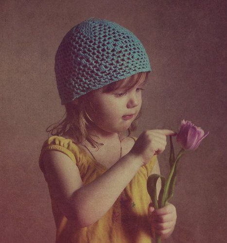 девочка с тюльпаном