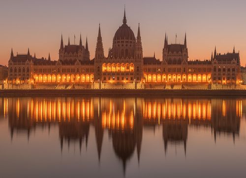 Здание венгерского парламента.
