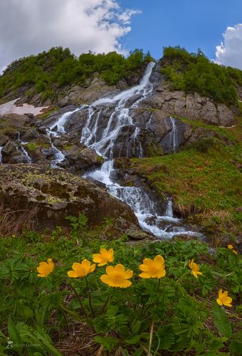 Водопад в горах Абхазии