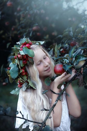 girl in apple garden