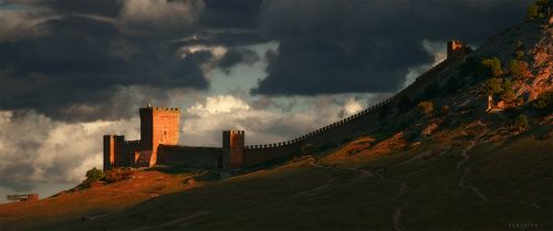 Замок Святого Ильи на закате.