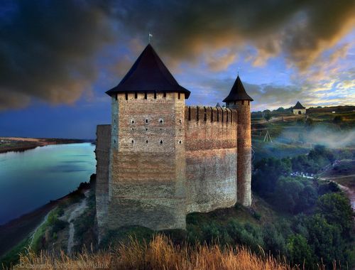 Хотинська фортеция на закате