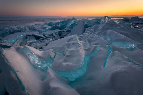 Байкальский лёд.