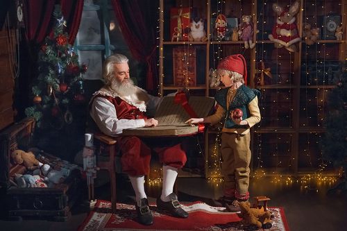 Санта и его помощник