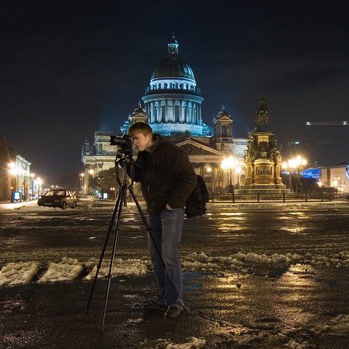 Питерские фотографы настолько суровы, что делают свои шедевры, даже не вынимая рук из карманов! :)))