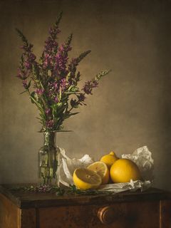 still life yellow-violet