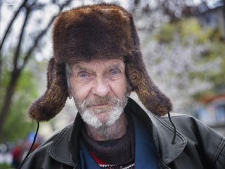 В лицах ...