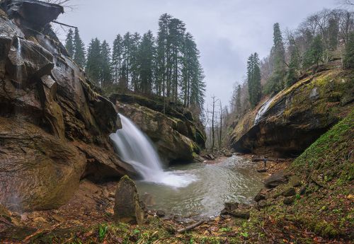 Водопады Кызыл-Бека.