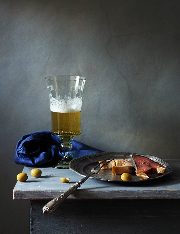 Пиво, рыбка и оливкиphoto preview