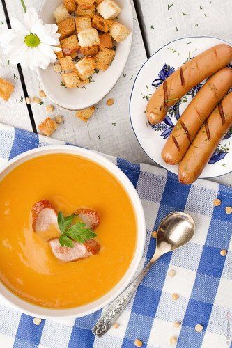 Гороховый крем-суп с сосисками