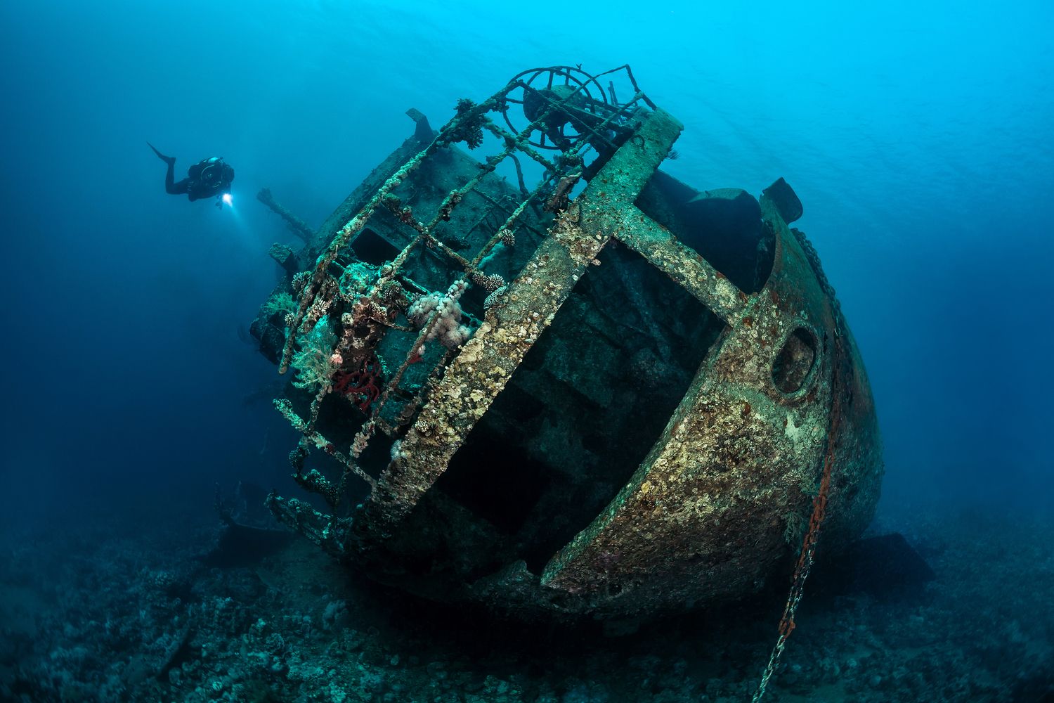 Посейдон судно. Посейдон 2006 корабль под водой. Посейдон корабль на дне 1972. Посейдон корабль затонул. Подводный музей Акаба.