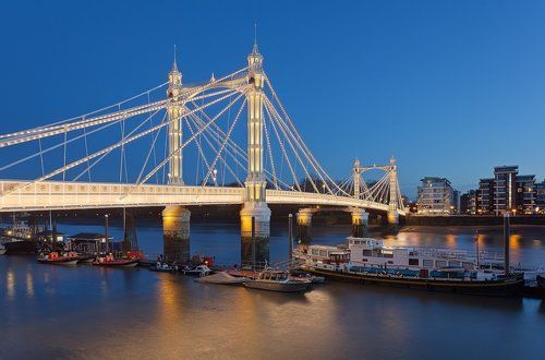 London: Albert bridge