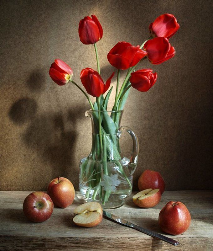 С тюльпанами и яблокамиphoto preview