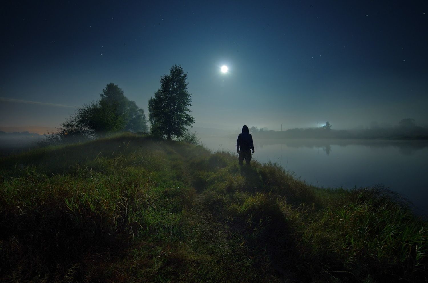 Луна туман песня. Тишина. Ночное безмолвие. Тишина фото. Nbibyhf.