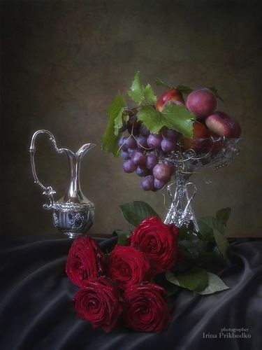 Натюрморт с фруктами и розами