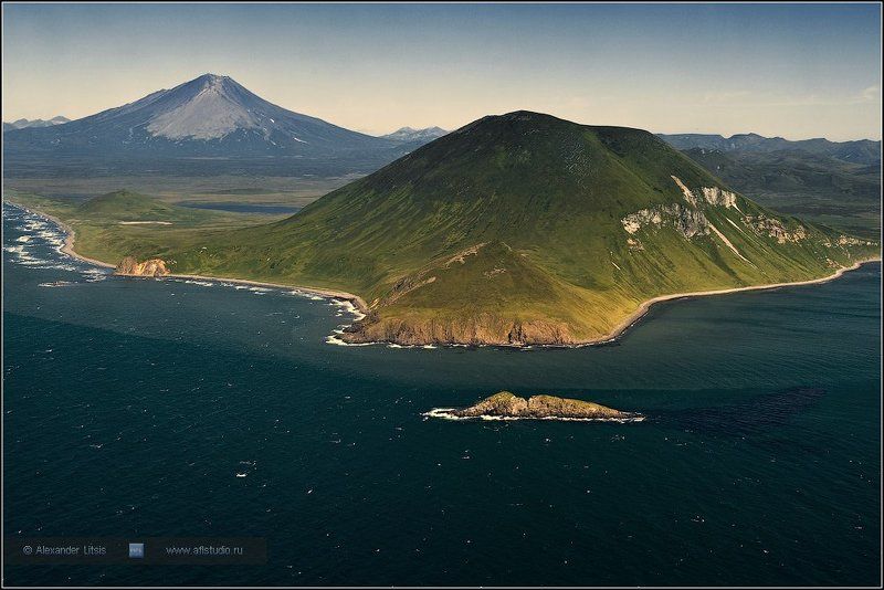 море,горы,гора,вулкан,берег,побережье,камчатка,остров,мыс Южный берегphoto preview