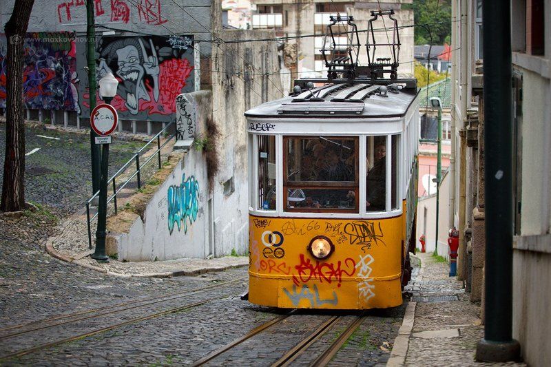 португалия, лиссабон, фуникулер, глория Lisboa. Elevador da Glória.photo preview