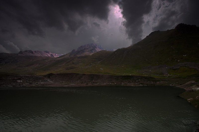 тучи, горы, озеро Небесный армагедон.photo preview