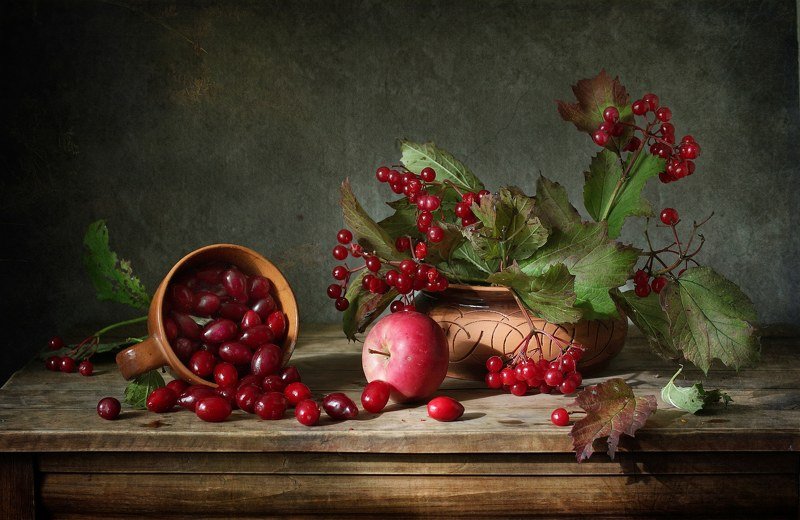натюрморт, фрукты, яблоко, ягоды, калина, кизил, осень С кизилом, калиной и яблокомphoto preview