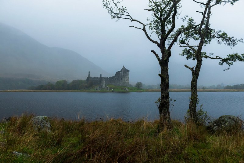 шотландия, замок, туман, озеро Исчезающие доминантыphoto preview