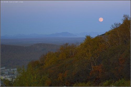 Лунная ночь над Камчаткой
