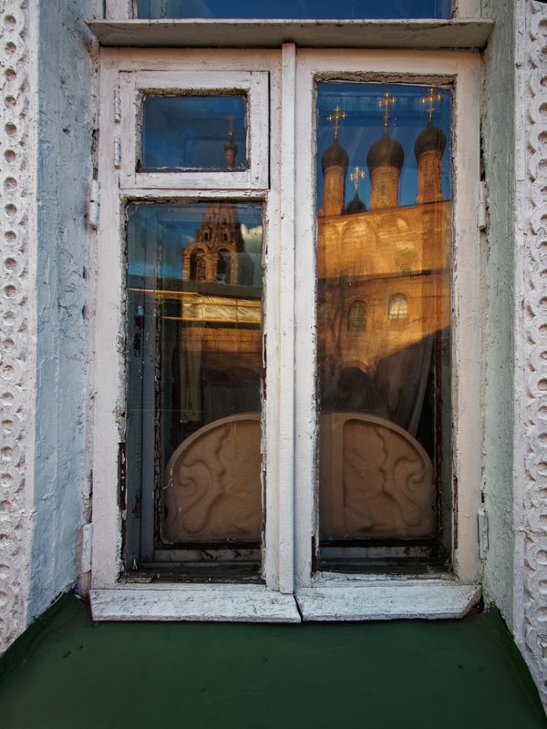 город, Москва, архитектура  Отражение Крутицкого подворья photo preview
