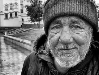 В лицах ...