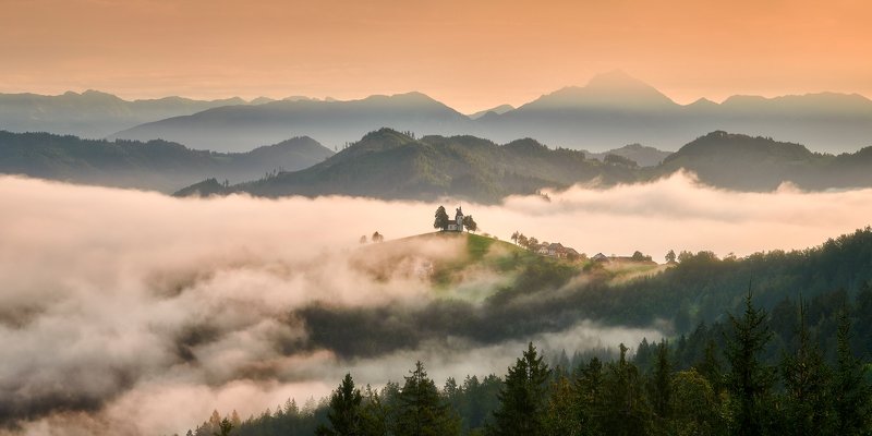 slovenia, autumn, fog St Tomasphoto preview