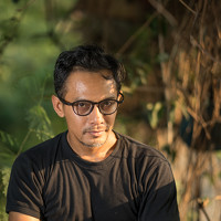 Portrait of a photographer (avatar) Mahendratta Kusumawardhana