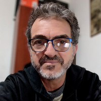 Portrait of a photographer (avatar) victor hugo Lovino