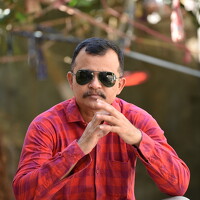 Portrait of a photographer (avatar) somil makadia